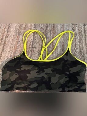 All Access Chorus Strappy Sports Bra in Olive Camo / Limeade